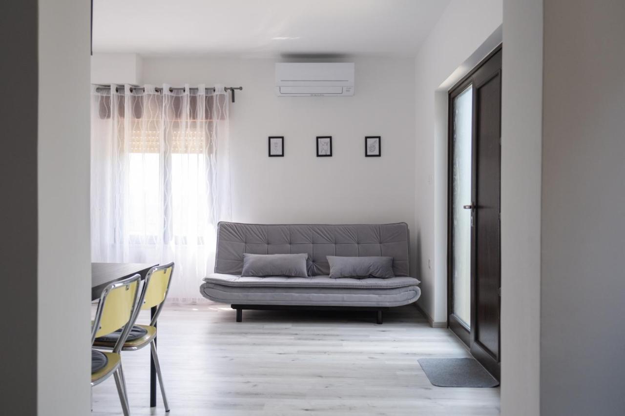 Apartma Oddih Dutovlje 外观 照片