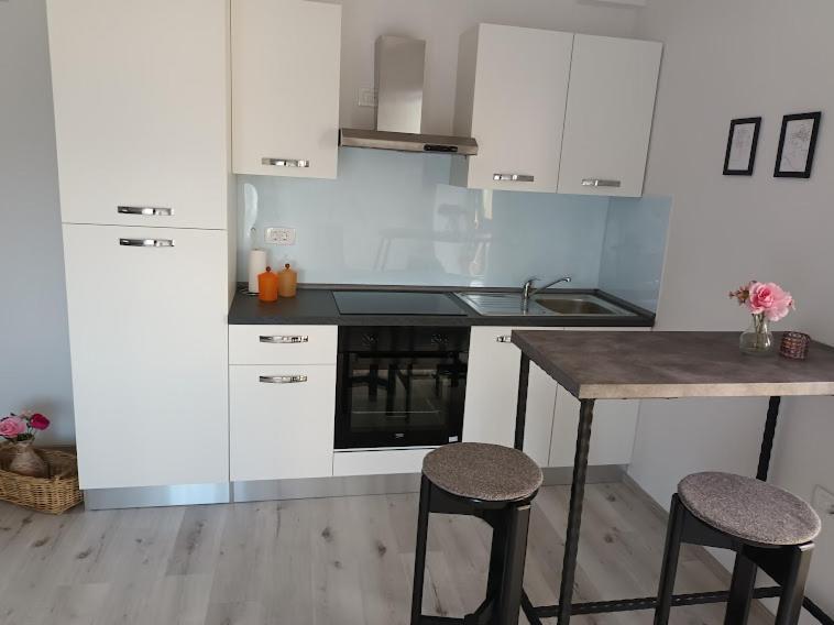Apartma Oddih Dutovlje 外观 照片