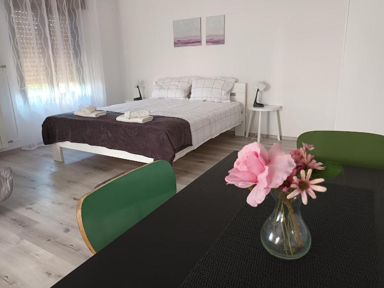 Apartma Oddih Dutovlje 外观 照片